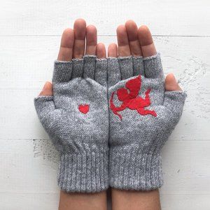 Artist Handmade Fingerless Light Grey GLOVES RED CUPID